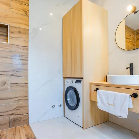 Shark Villa Maslenica