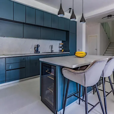 Shark Villa *