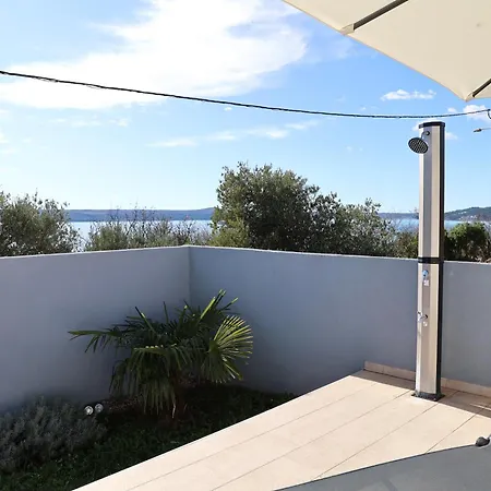 Shark Villa Maslenica