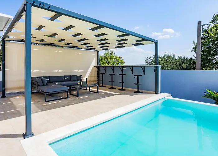 Villa Shark Maslenica