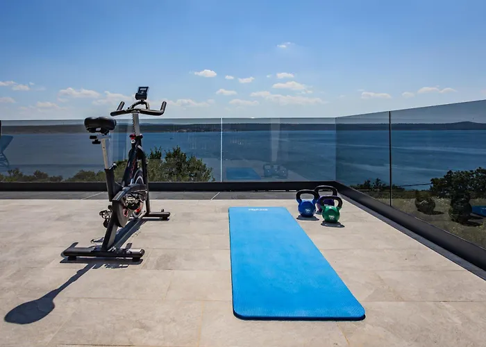 Villa Shark Maslenica